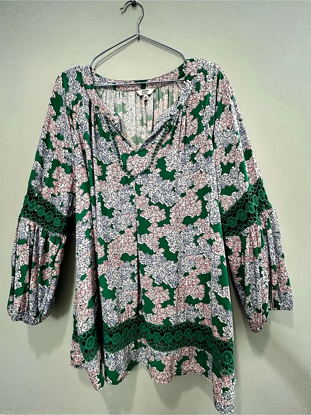 Crown & Ivy Floral Tunic Green & Pink XL Like New